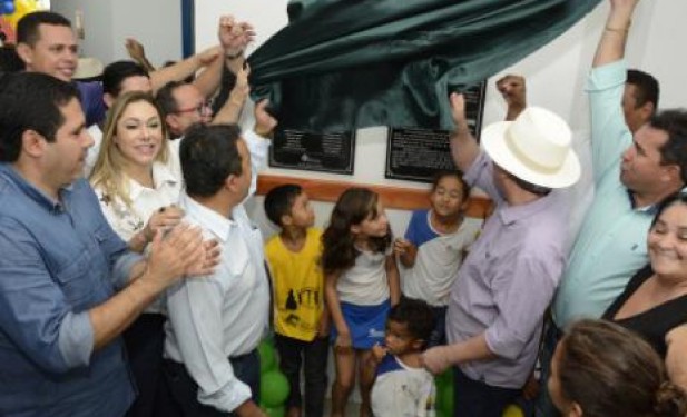 Com Ronaldo Dimas, Luana participa da entrega de creche/escola no distrito de Novo Horizonte