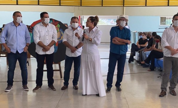 Luana Ribeiro prestigia inauguração da Nova Feirinha de Araguaína