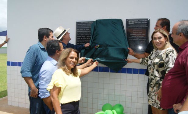 Luana Ribeiro participa de inauguração de escola em Araguaína e do aniversário de Pau D’Arco