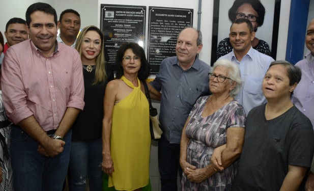 Luana participa de inauguração de creche no setor Lago Azul em Araguaína