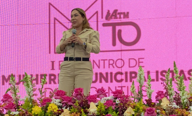 Luana Ribeiro prestigia o 1° Encontro de Mulheres Municipalistas do Tocantins
