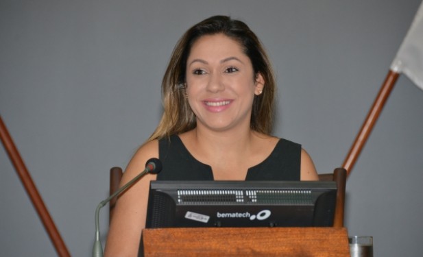 Deputada Luana propõe projeto para estudantes de Direito atuarem na revisão de penas de detentos