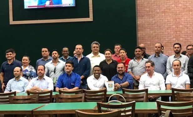 Luana se reúne com empresários e esclarece projetos para a categoria