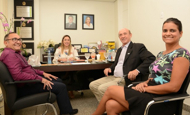Luana Ribeiro recebe presidente da Fecomércio para tratar sobre o turismo do Estado