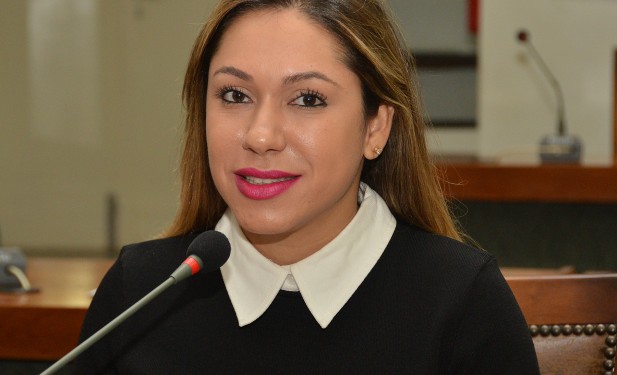 Luana cobra do governo curso de formação para aprovados no concurso da Polícia Civil