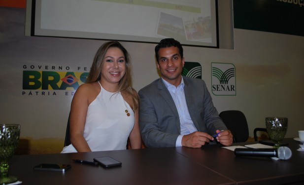 Luana participa de palestra sobre o FNDE