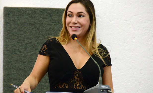 Luana destaca avanços e desafios dos 10 anos da Lei Maria da Penha