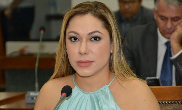 Projeto de Luana Ribeiro determina publicidade mais clara quanto a preços de combustíveis
