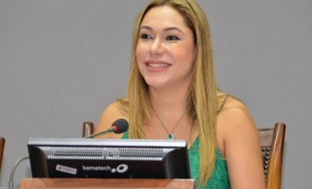Projeto de Luana Ribeiro permite que população acompanhe informações sobre estoque de medicamentos no Estado