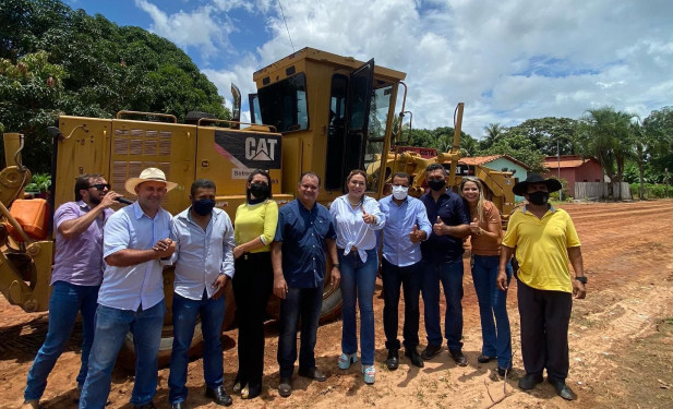 Luana Ribeiro participa do lançamento das obras de pavimentação asfáltica em Muricilândia