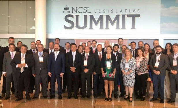 Luana Ribeiro participa de conferência legislativa em Boston