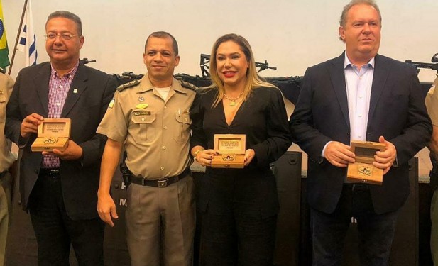 Polícia Militar recebe armas e munições adquiridas com emenda parlamentar da deputada Luana Ribeiro