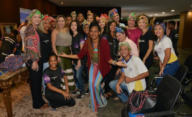 Luana Ribeiro apresenta PL para instituir Mês Estadual da Consciência Negra no calendário do Estado