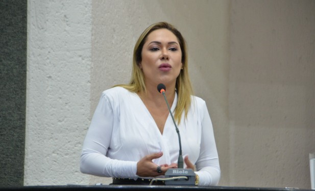 Proposta de Luana Ribeiro proíbe privilégio no atendimento entre pacientes particulares e os que possuem convênio