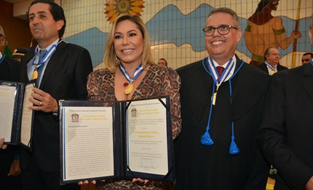 Luana Ribeiro recebe comenda do TCE e destaca responsabilidade como parlamentar